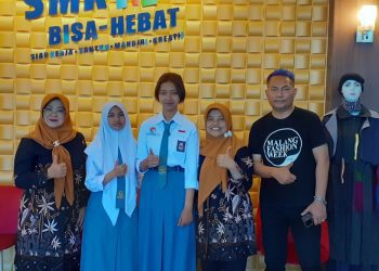 Desain Baju Siswa SMKN 3 Malang Melenggang Hingga Paris